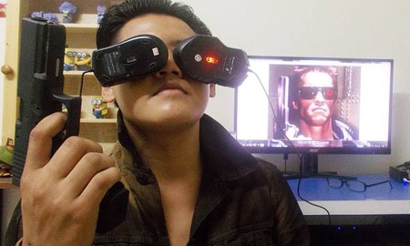 Chết cười với bộ ảnh cosplay "cây nhà lá vườn" cực bá đạo