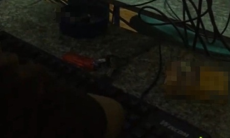 Khâm phục game thủ Việt cụt tay vẫn bắn Đột Kích "như thần"