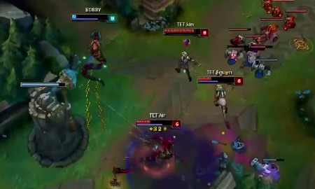 Liên Minh Huyền Thoại: Cassiopeia khéo kéo né chiêu như dùng "tool hack"