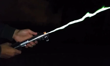 Cách làm kiếm ánh sáng có thể đốt cháy mọi vật cực chất