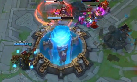 Liên Minh Huyền Thoại: 10 cú "xPeke" thần thánh nhất tháng 3