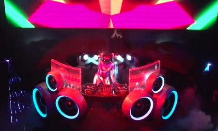 Liên Minh Huyền Thoại: Khi DJ Sona "chơi" nhạc ngoài đời thực