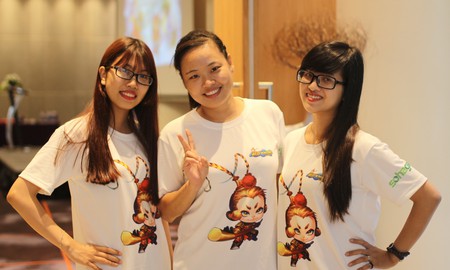 Được tặng Lumia, game thủ Ngộ Không Truyền Kỳ ăn mừng tại khách sạn 5 sao