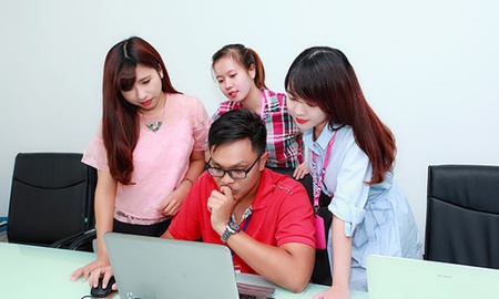 Game online đầu tiên tại Việt Nam có toàn con gái là admin