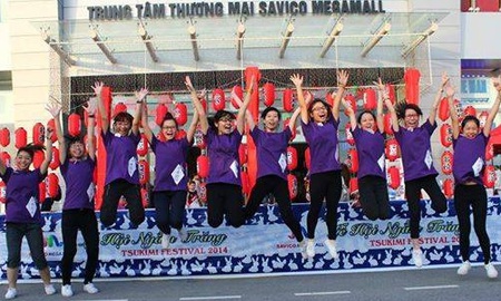 Hàng loạt người "săn tìm" Enel tại Lễ Hội Tuyết Yuki Matsuri