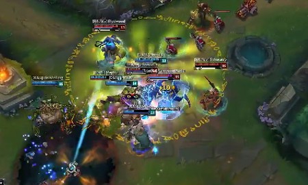 Liên Minh Huyền Thoại: Top 10 pentakill đỉnh nhất tháng 4