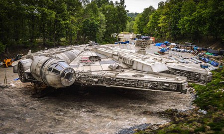 Phim trường bí mật của Star Wars 8 tại Anh bị lộ