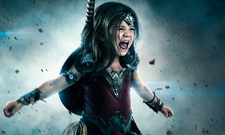 Cảm phục ông bố chi ra hơn 30 triệu đồng để biến con gái 3 tuổi thành "Wonder Woman"