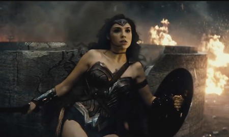 Gal Gadot cảm thấy khá khó khăn khi đóng Wonder Woman