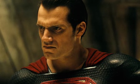 Mở màn ấn tượng nhưng Batman V Superman vẫn khó có doanh thu cao