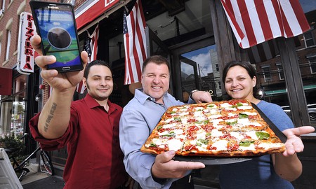 Nhà hàng ăn uống tận dụng Pokemon GO để thu hút thực khách