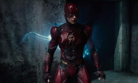 Erza Miller đã bị vắt kiệt sức lực khi đóng vai Flash trong Batman V Superman như thế nào
