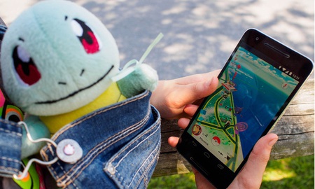 Sau tất cả, Pokemon GO đã cấm không cho người chơi đi xe máy để bắt thú