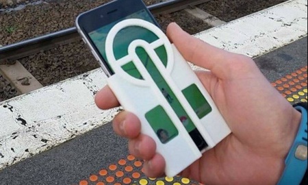 Fan Pokemon GO tự chế vỏ điện thoại giúp bắt Pokemon dễ dàng hơn
