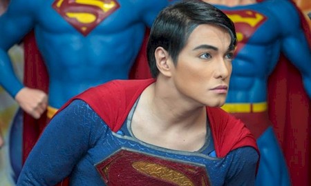 Gặp gỡ người trải qua 23 lần phẫu thuật để trở thành "Superman"