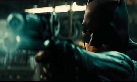 Trailer kì lạ: Khi Batman đối đầu với chính... Batman