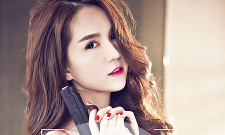 Cùng ngắm bộ ảnh Ngọc Trinh tặng game thủ Đột Kích ngày 8/3