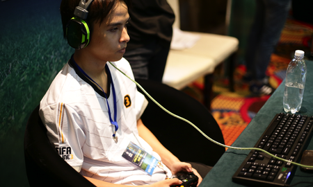 Nhà vô địch FIFA Online 3 VN: Gia đình tưởng tôi "chém gió" khi nói mình trở thành tuyển thủ quốc gia