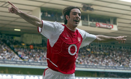 Robert Pires World Legend FIFA Online 3: Chàng pháo thủ lãng tử