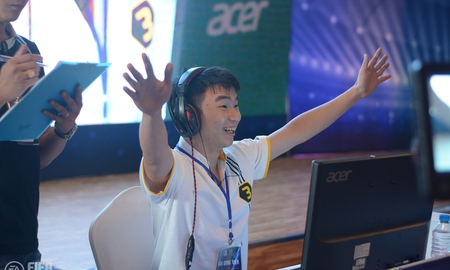 Nhất Huy và Văn Tiến sẽ là 2 tuyển thủ Việt Nam tham dự giải quốc tế FIFA Online 3