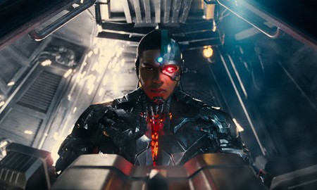 Justice League nhọc nhằn vượt mốc doanh thu 600 triệu USD