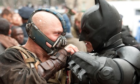 Chuyện ít người biết - Nam diễn viên đóng Bane trong phim Batman đau đớn khi phải tập thể hình trước khi đóng phim