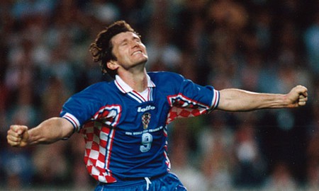 Davor Suker World Legend: Vua phá lưới World Cup trong FIFA Online 3