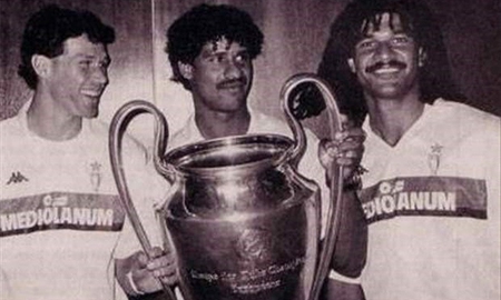 Bộ ba Hà Lan bay thần thánh trong FIFA Online 3