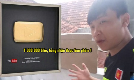 Kênh youtube đạt hơn 1 triệu subscribe, streamer Việt bất ngờ nhận quà đặc biệt