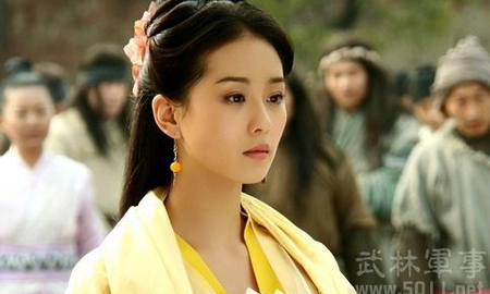 Nhờ Hoàng Sam Nữ Tử, Gamer chiến thắng cả Hắc Điểu hơn 4 triệu lực chiến mà chẳng tốn công sức