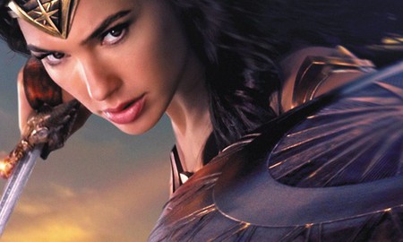 Điểm lại những khoảnh khắc “đáng yêu lạc lối” của Wonder Woman