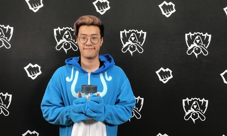 Cạn lời với màn trả lời câu hỏi của xạ thủ FlyQuest – WildTurtle: "Tôi sẽ không bao giờ ăn thịt chó!’