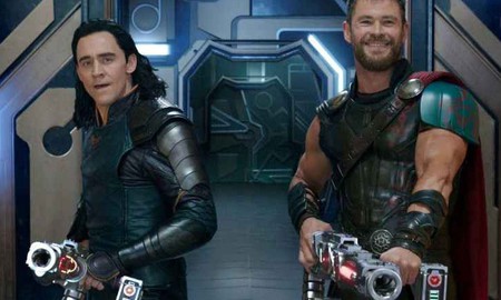 Suýt chút nữa, Thần Sấm Thor đã dùng súng "chiến" Thanos trong Avengers: Infinity War