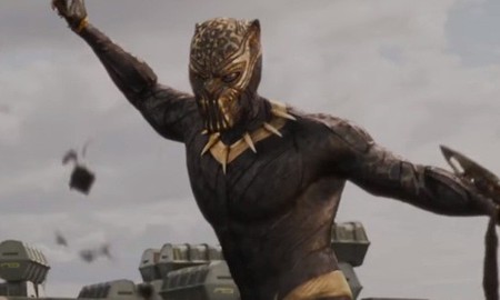 Dù hot thật, nhưng có đến 8 hạt sạn phi logic của "Black Panther" khiến fan ngớ người