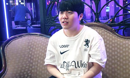 iG Rookie: "Tôi rất buồn vì Faker không thể tham dự CKTG. Tôi rất hâm mộ Faker"