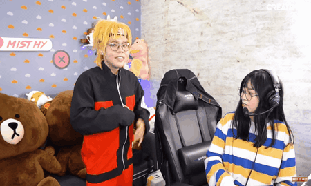 Hot streamer Misthy phát hoảng khi thấy đồng nghiệp “lột đồ” trước mặt mình