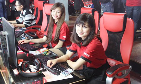 Khi game thủ Đột Kích "chính hiệu" mở quán net thì sẽ thế này đây