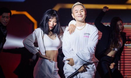 Mở màn Chung Kết Quốc Gia - Đấu Trường Sinh Tồn 2019: Binz khuấy động sân khấu với ca khúc So Close