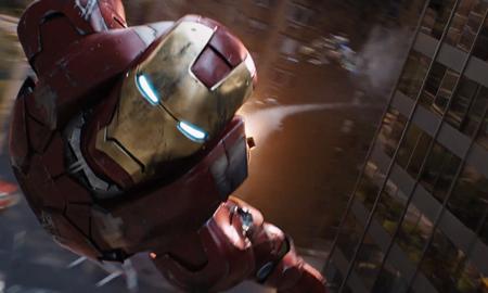 MXH xúc động cái kết của Iron Man: "Trừ lần đầu bay lên bầu trời xanh, sau này không còn thấy anh ấy cười nữa…"