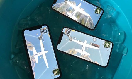 Chào thua với game thủ PUBG Mobile để điện thoại của mình 'tắm đá' cho mát