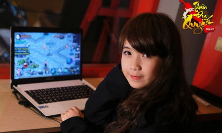 Ngắm nữ game thủ 9x cực xinh xắn dễ thương