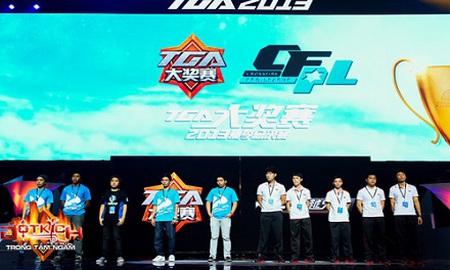 CFPLA 2013: Thi đấu xuất sắc, tuyển Việt Nam “hớp hồn” cả khán giả chủ nhà