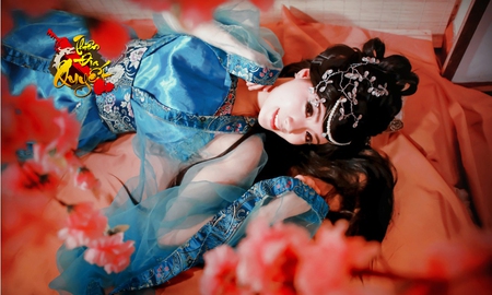 Hot girl Việt Linh Miu quyến rũ trong bộ cosplay kiếm hiệp