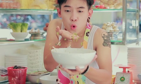 Avatar Star “bao cười” game thủ với What does the Phở say?
