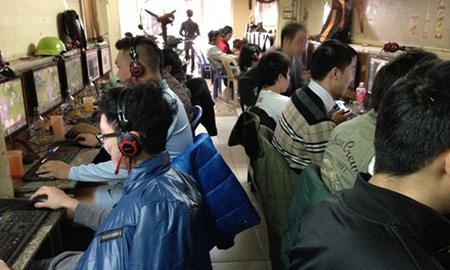 Quán game Hà Nội đông nghịt trước giờ Noel