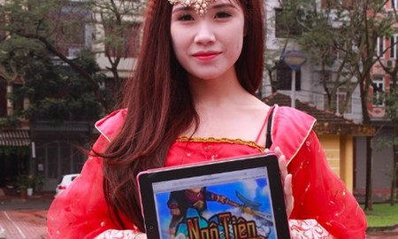 Nữ game thủ dùng cosplay “ép” nhà phát hành ra game