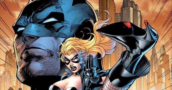 Black Canary từng suýt thành... mẹ vợ của Batman?