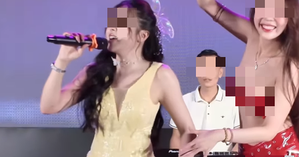 Trang phục biểu diễn gây tranh cãi