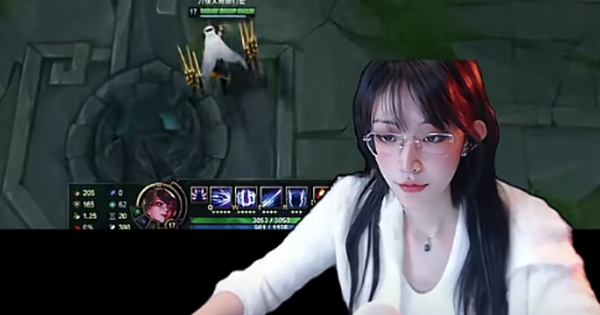 Săm soi profile của Đao Muội - nữ streamer LOL mới nổi khiến hàng triệu anh em mê đắm